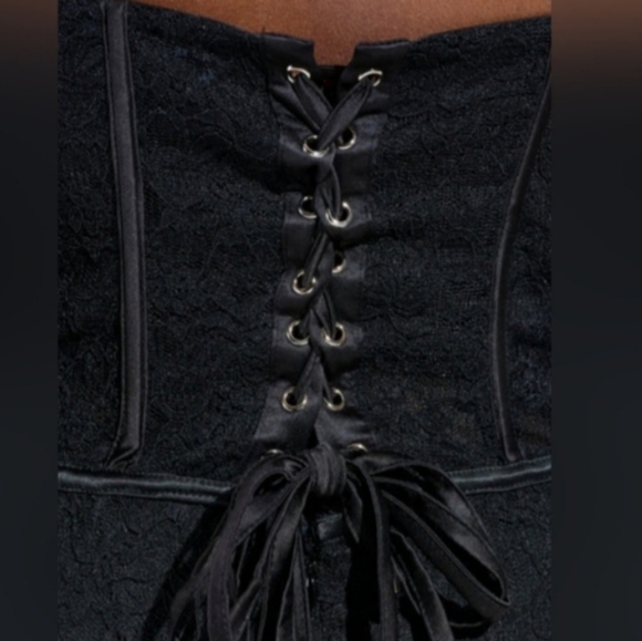 Akira Black Lace Maxidress - Picture 4 of 5